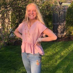 Meet your Posher, Chloe